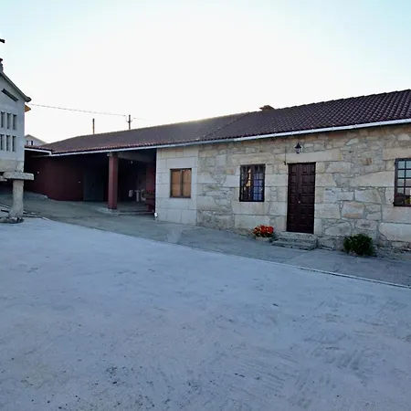 بيت للعطل Casa De Piedra En فيلانويفا دي أروسا